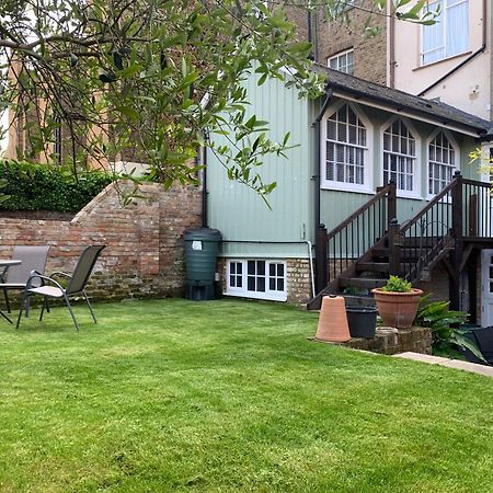 Grand 2 Bed Georgian Apartment At Florence House With King Bed, In The Heart Of Herne Bay & 300M From Beach Екстер'єр фото