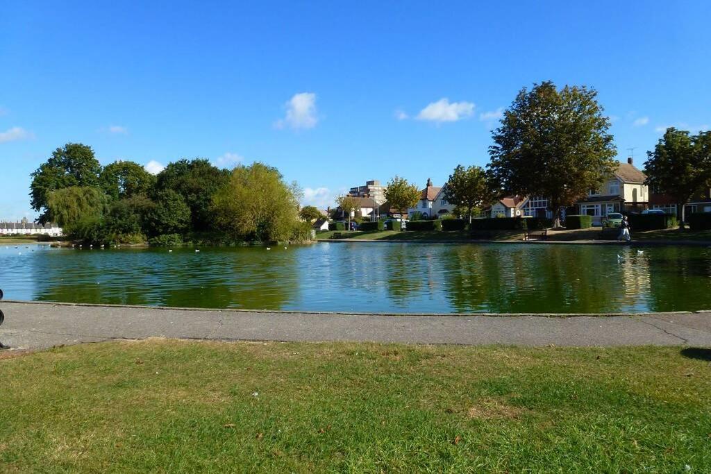 Grand 2 Bed Georgian Apartment At Florence House With King Bed, In The Heart Of Herne Bay & 300M From Beach Екстер'єр фото