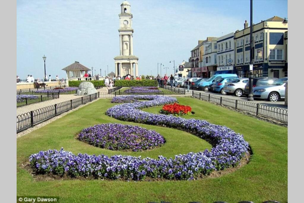 Grand 2 Bed Georgian Apartment At Florence House With King Bed, In The Heart Of Herne Bay & 300M From Beach Екстер'єр фото
