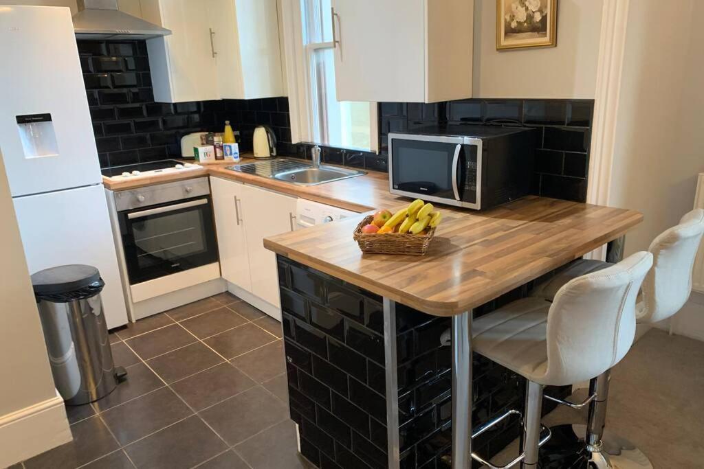 Grand 2 Bed Georgian Apartment At Florence House With King Bed, In The Heart Of Herne Bay & 300M From Beach Екстер'єр фото