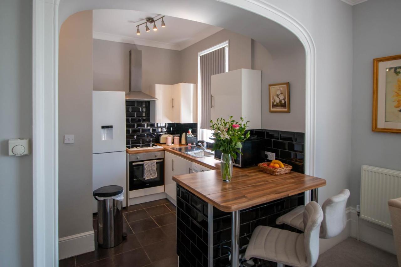 Grand 2 Bed Georgian Apartment At Florence House With King Bed, In The Heart Of Herne Bay & 300M From Beach Екстер'єр фото