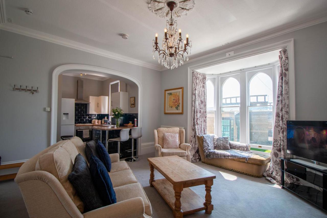 Grand 2 Bed Georgian Apartment At Florence House With King Bed, In The Heart Of Herne Bay & 300M From Beach Екстер'єр фото