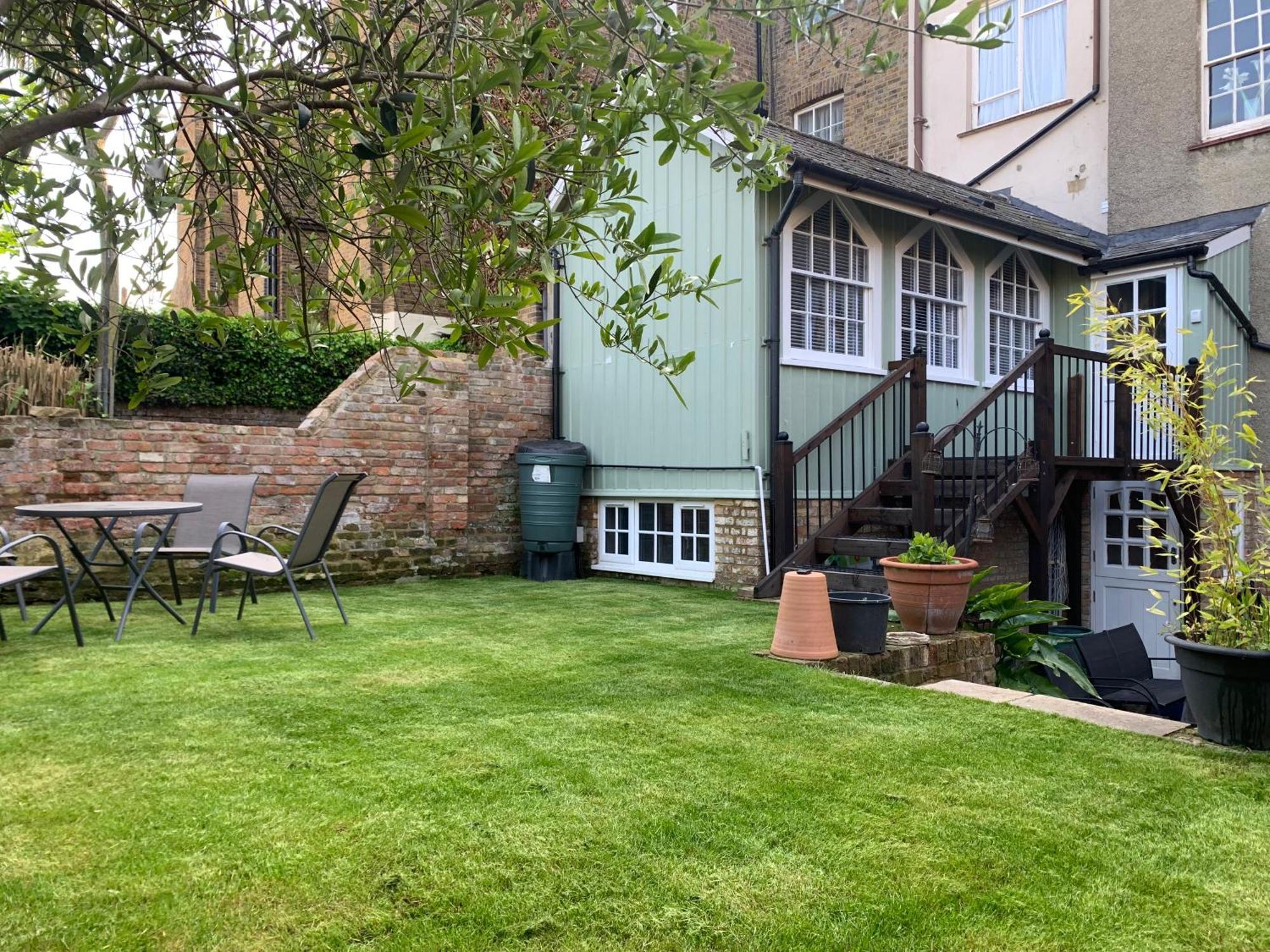 Grand 2 Bed Georgian Apartment At Florence House With King Bed, In The Heart Of Herne Bay & 300M From Beach Екстер'єр фото