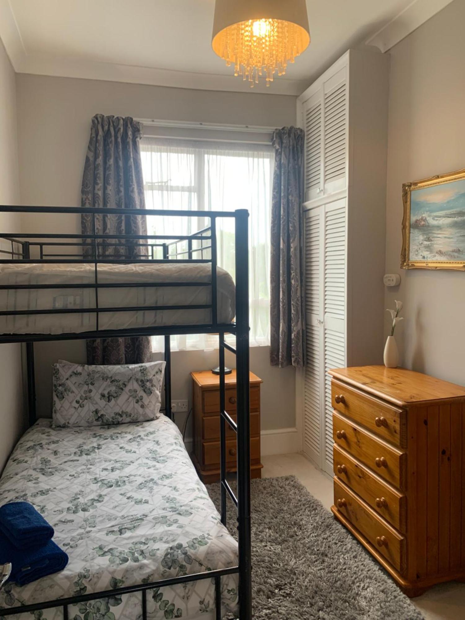 Grand 2 Bed Georgian Apartment At Florence House With King Bed, In The Heart Of Herne Bay & 300M From Beach Екстер'єр фото