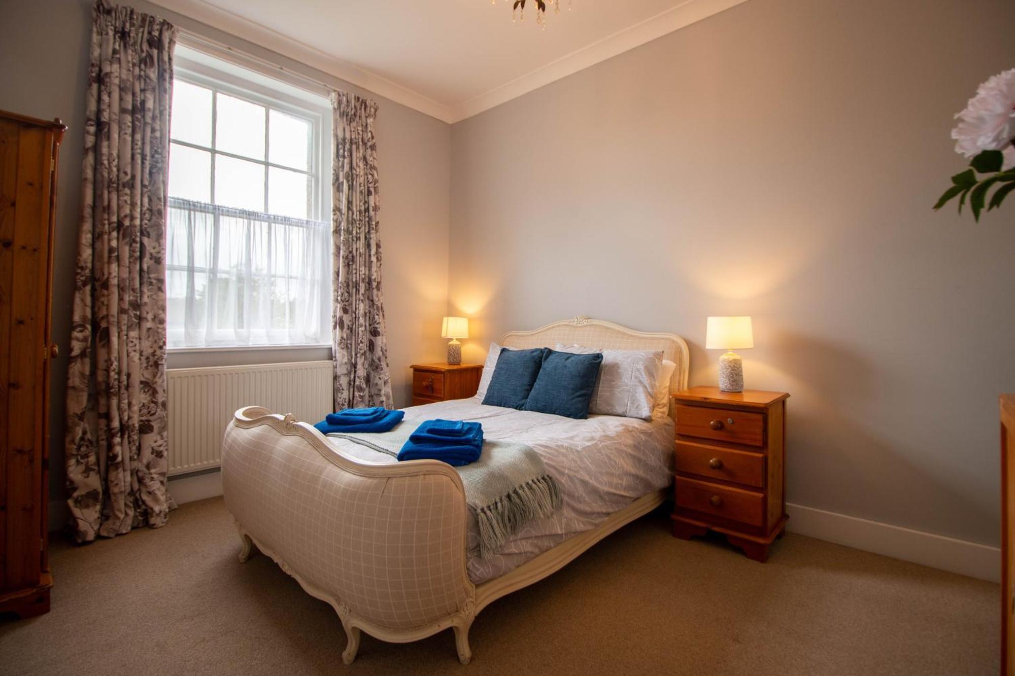 Grand 2 Bed Georgian Apartment At Florence House With King Bed, In The Heart Of Herne Bay & 300M From Beach Екстер'єр фото